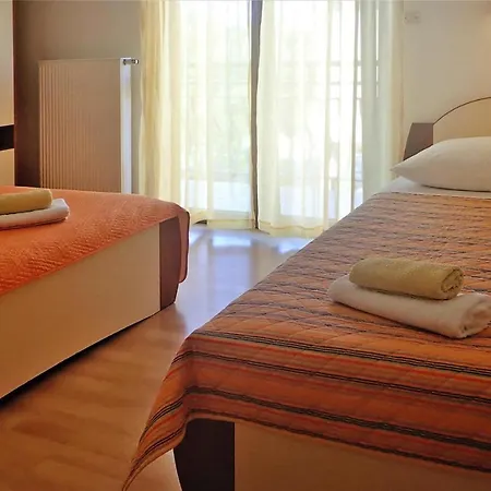 House In Near Paklenica Park Apartament *