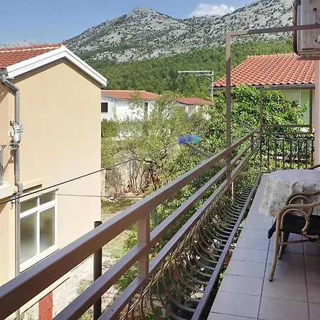Apartman House In Near Paklenica Park *